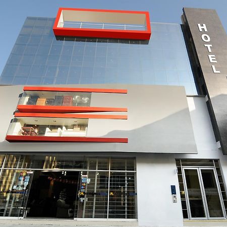 Hotel Plaza Sullana エクステリア 写真